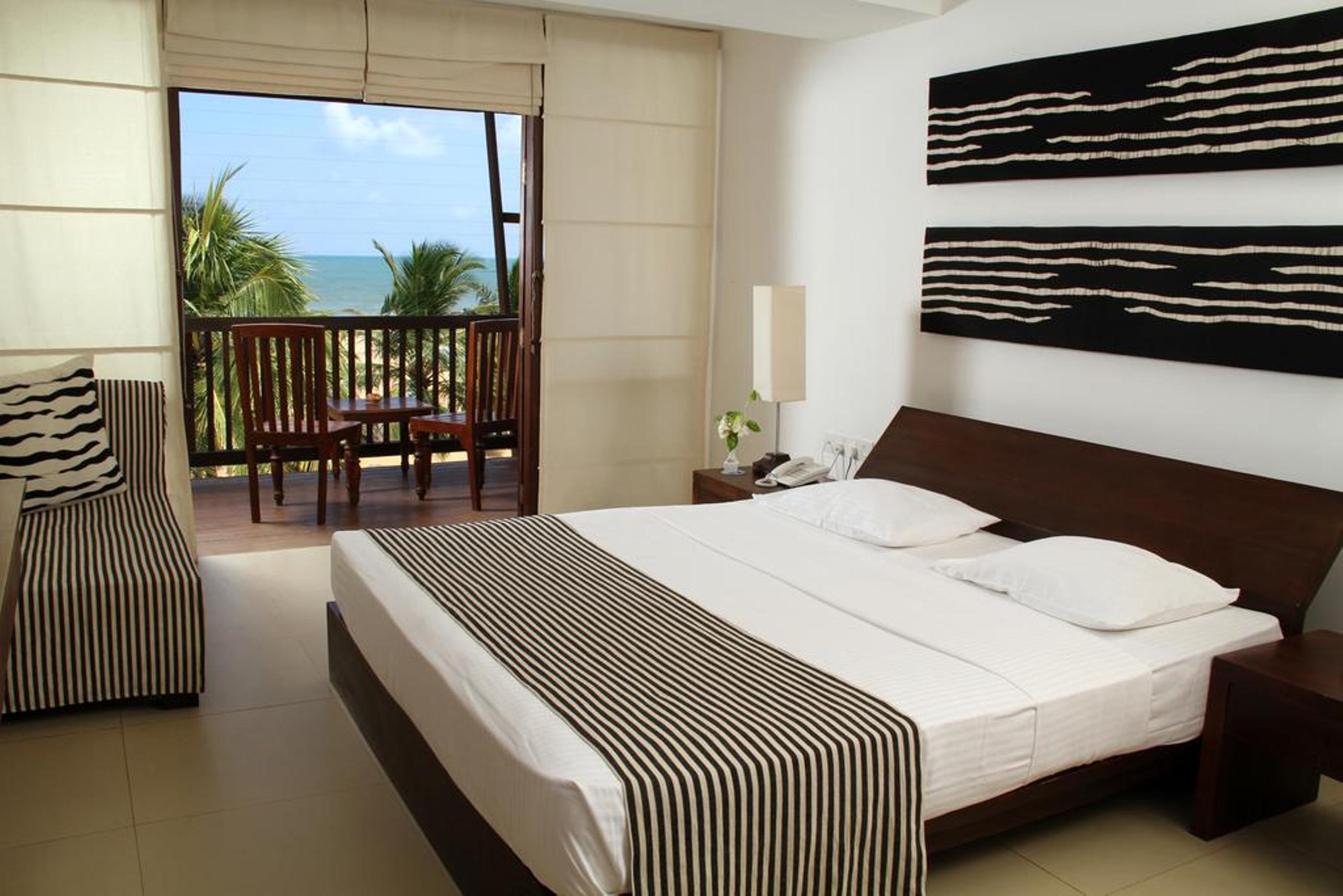 Goldi Sands Hotel Негомбо Екстериор снимка
