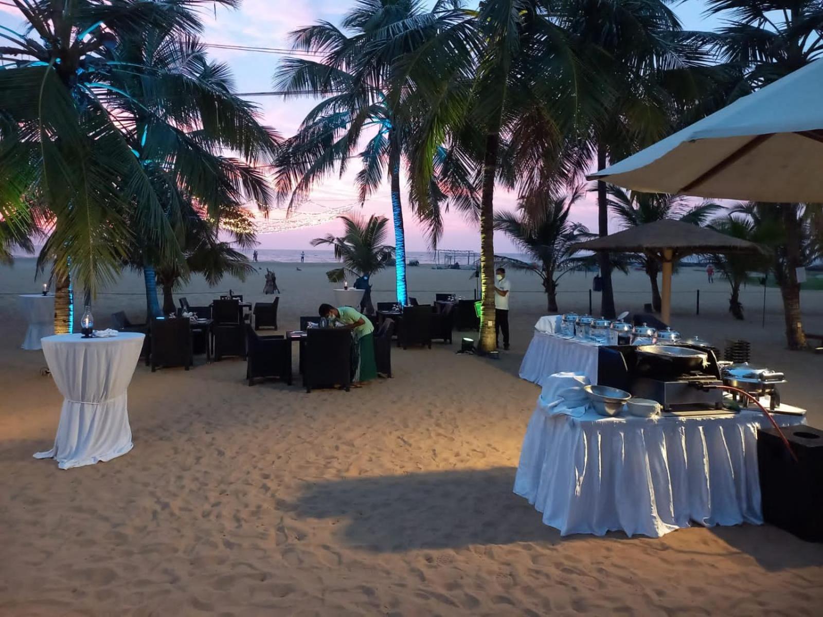 Goldi Sands Hotel Негомбо Екстериор снимка