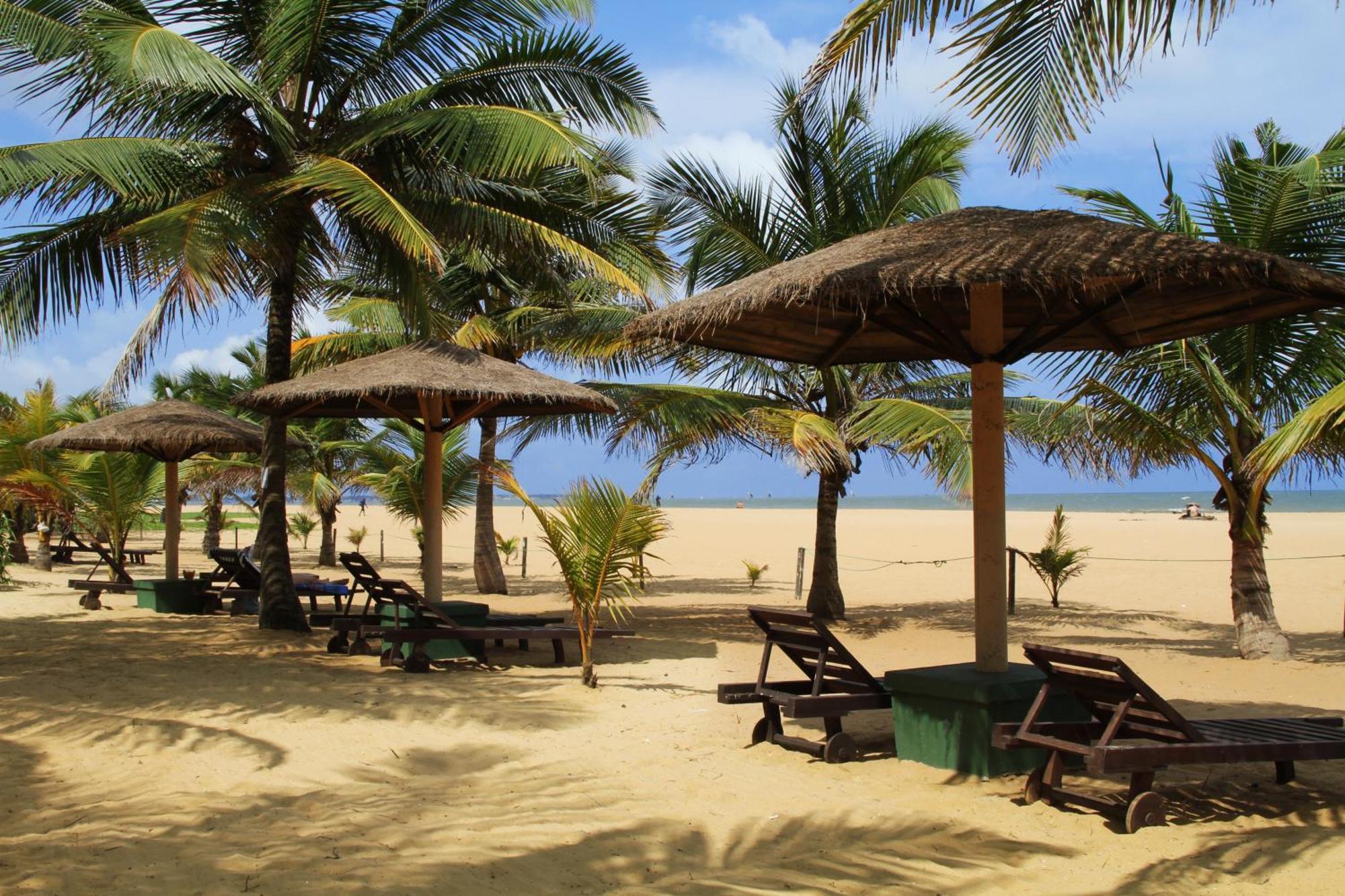 Goldi Sands Hotel Негомбо Екстериор снимка