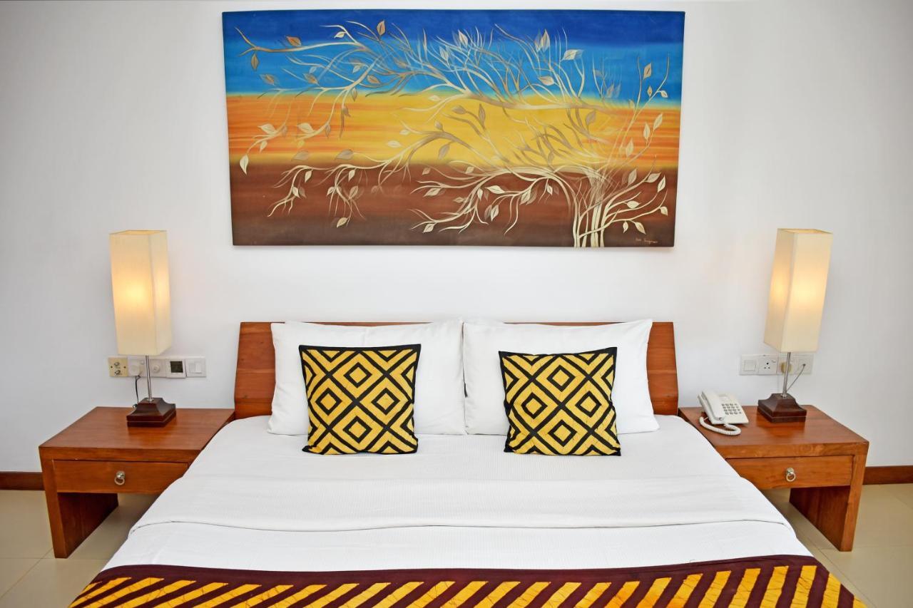 Goldi Sands Hotel Негомбо Екстериор снимка