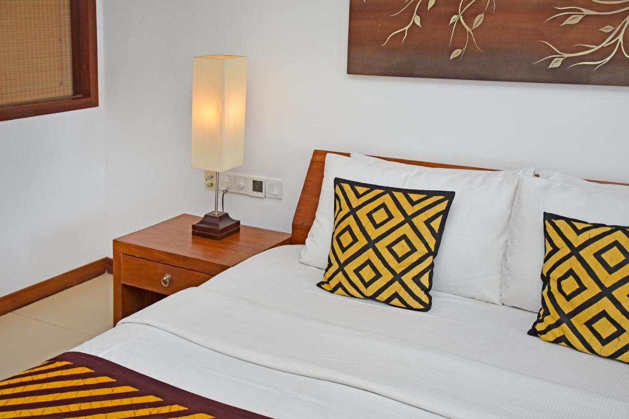 Goldi Sands Hotel Негомбо Екстериор снимка