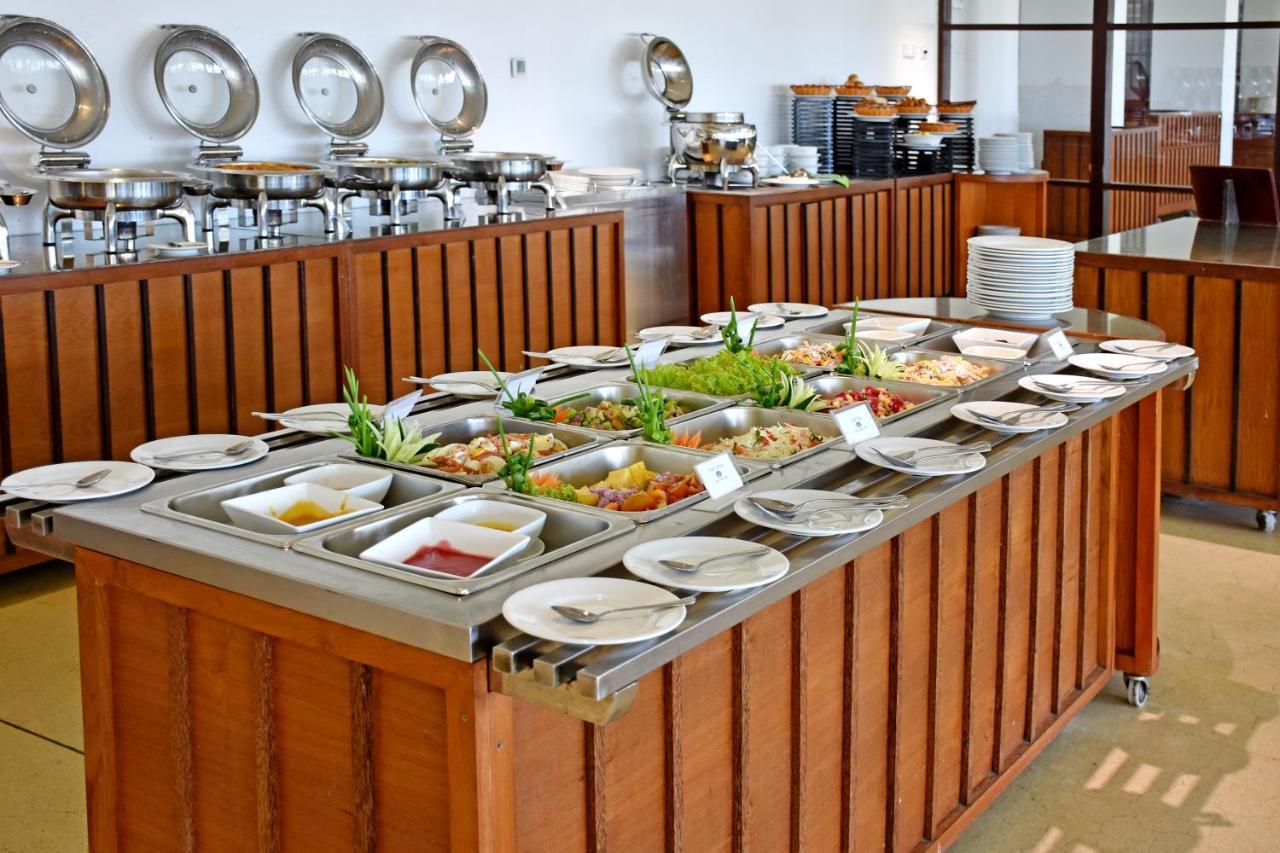 Goldi Sands Hotel Негомбо Екстериор снимка